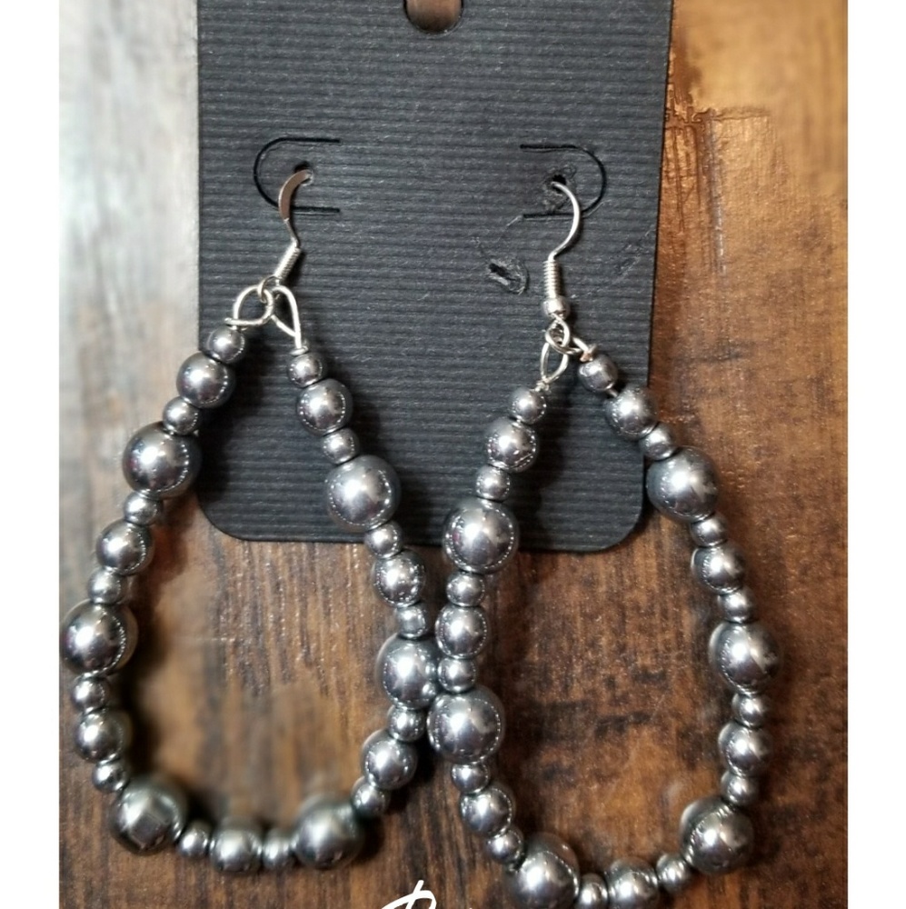Navajo pearl earrings
